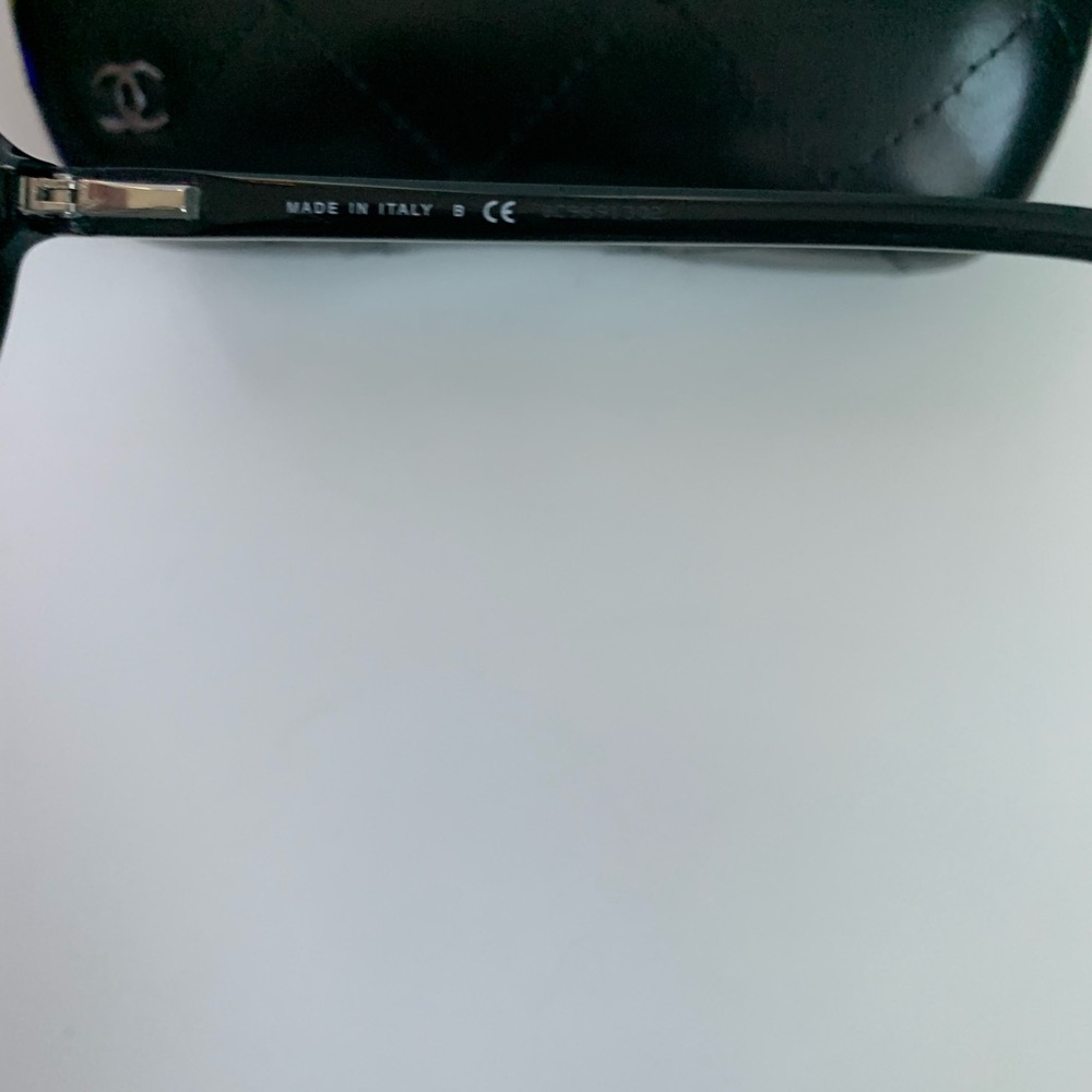 PRELOVED AUTHENTIC CHANEL BLACK FRAMES 3191 WITH CASE - Picture 5 of 7